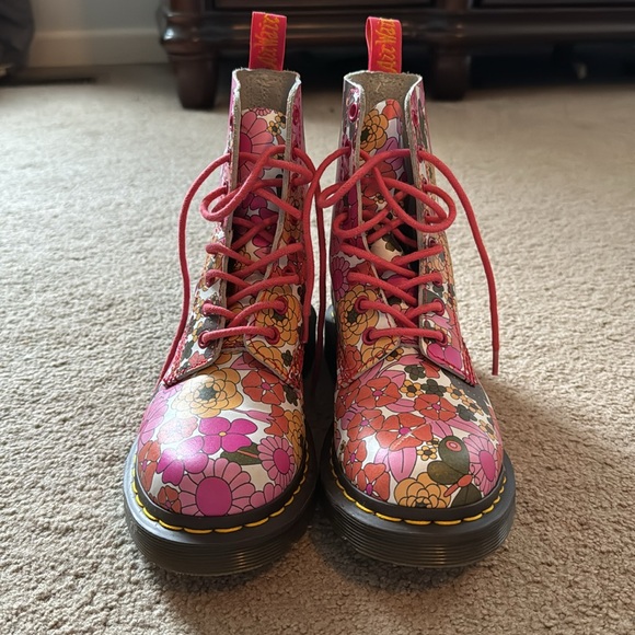 Dr Martens Pascal floral boots - Picture 3 of 3